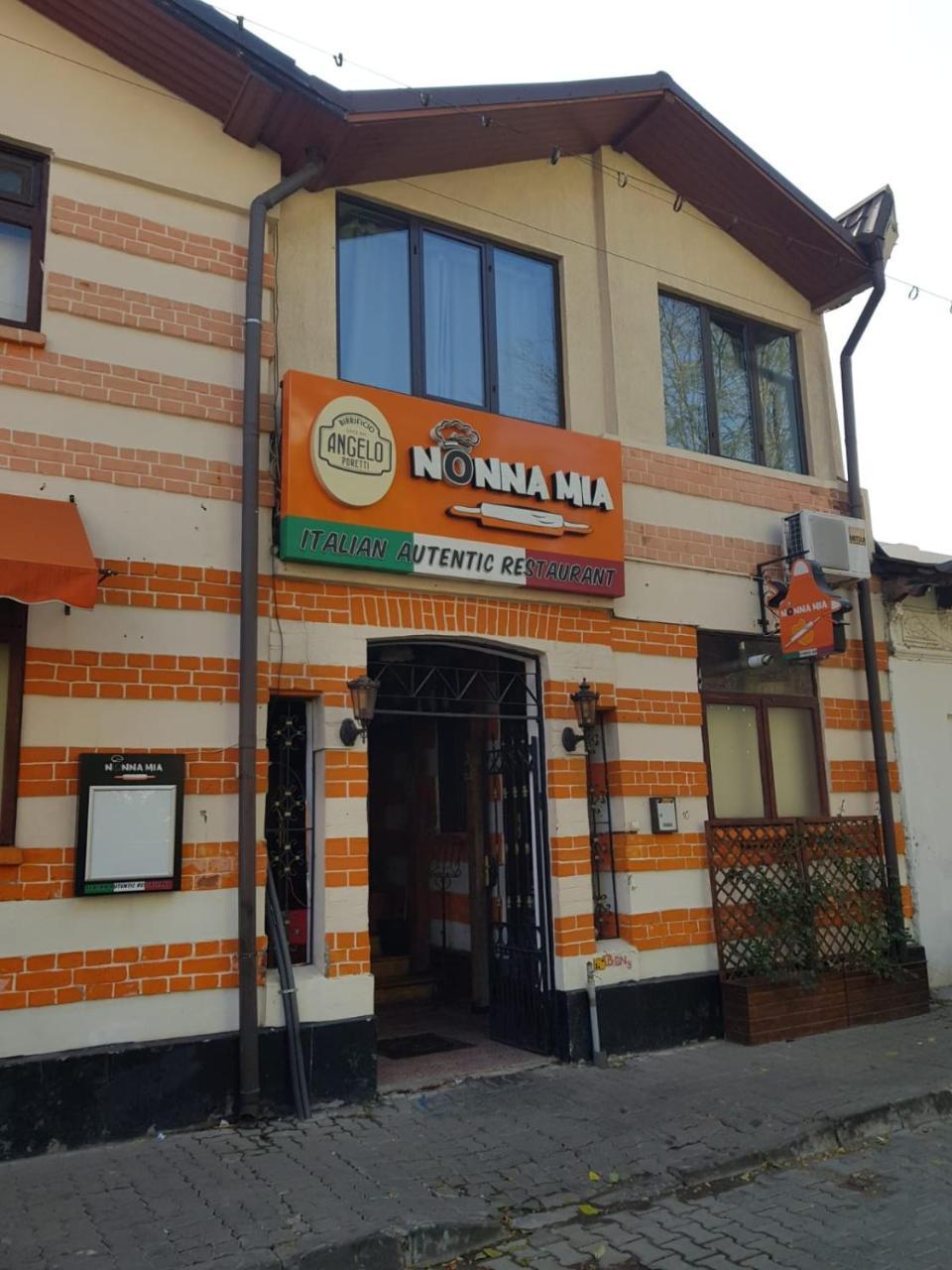 Nonna Mia Hotel Bucarest Esterno foto