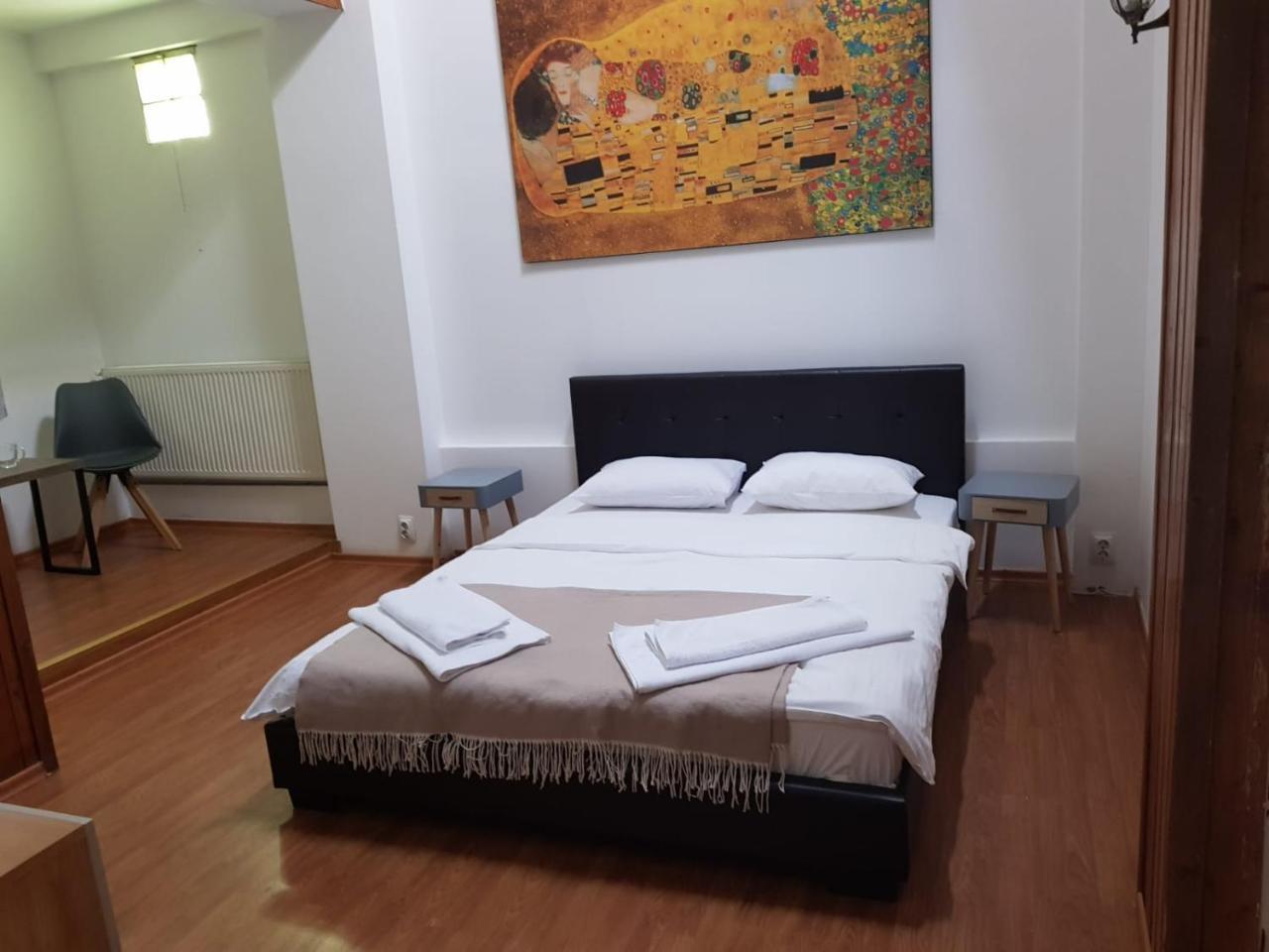 Nonna Mia Hotel Bucarest Esterno foto
