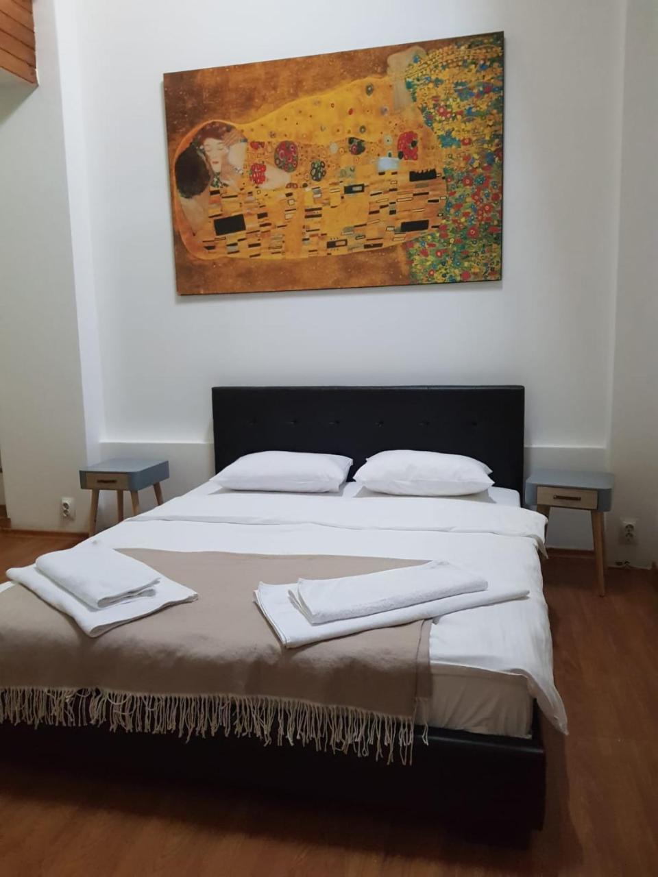 Nonna Mia Hotel Bucarest Esterno foto